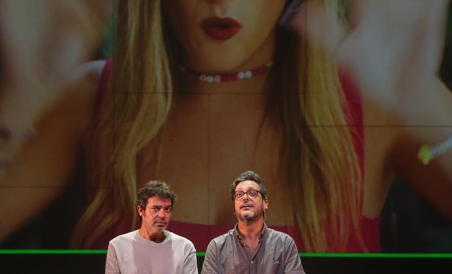 Lucio Mauro Filho e Bruno Mazzeo celebram a amizade e legado familiar em "Gostava Mais Dos Pais", no Guairão