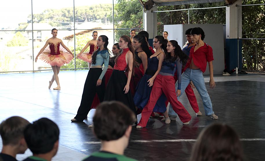 Escola de Dança Teatro Guaíra faz primeira apresentação de 2026 do projeto Guaíra para Todos.