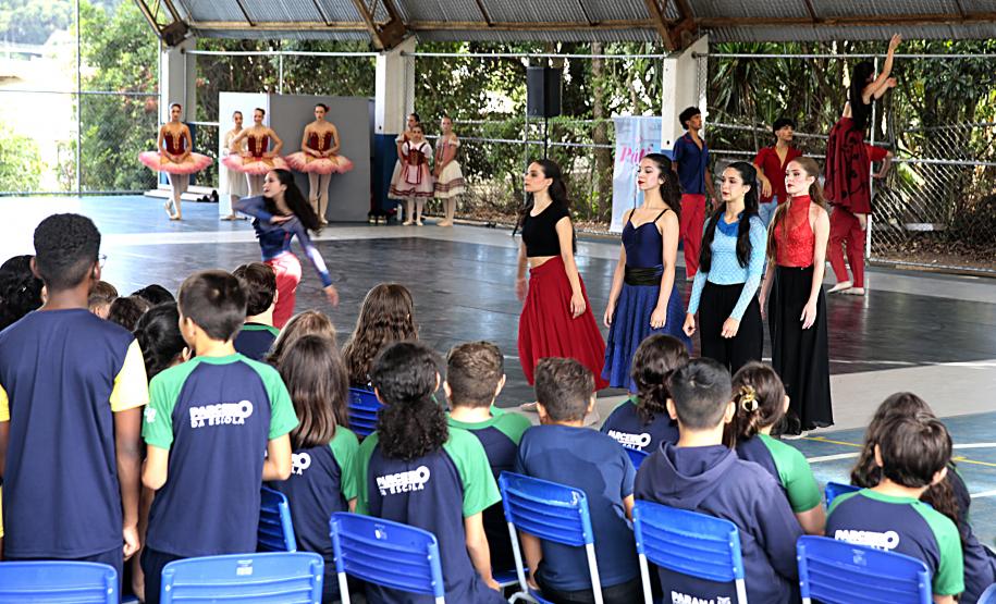 Escola de Dança Teatro Guaíra faz primeira apresentação de 2026 do projeto Guaíra para Todos.