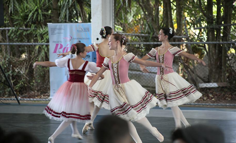 Escola de Dança Teatro Guaíra faz primeira apresentação de 2026 do projeto Guaíra para Todos.