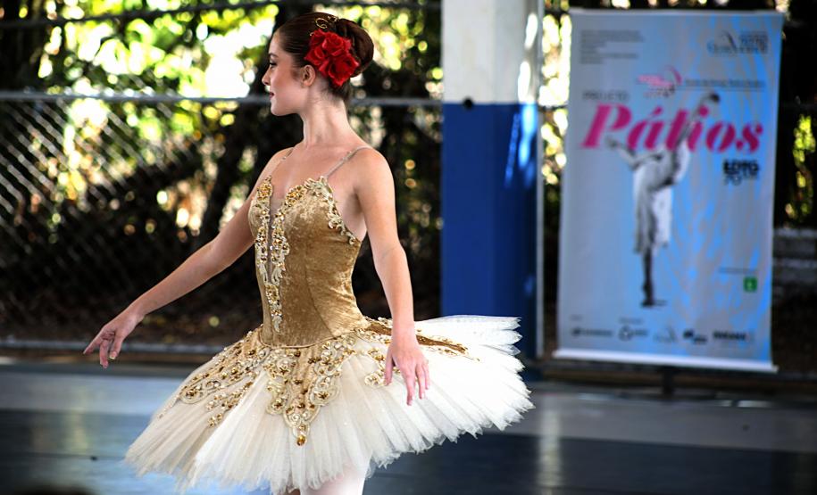 Escola de Dança Teatro Guaíra faz primeira apresentação de 2026 do projeto Guaíra para Todos.