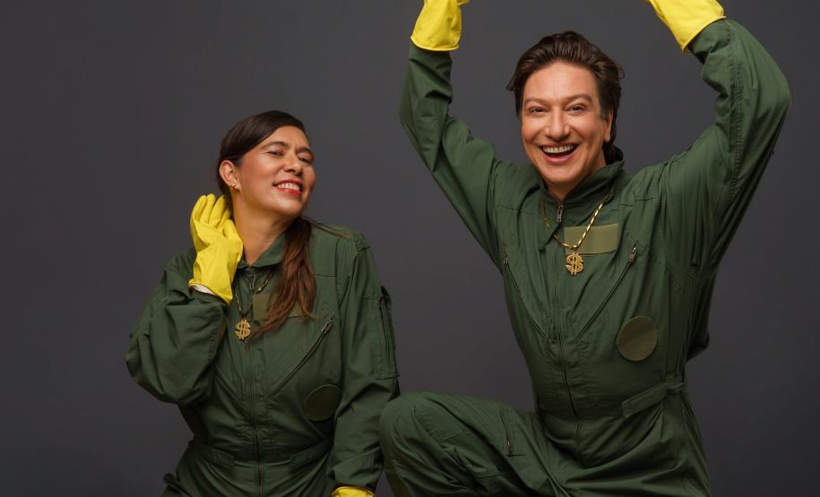 "Muito Dinheiro Envolvido" comédia com Andy Gercker e Fernanda Magnani estreia no Teatro José Maria Santos