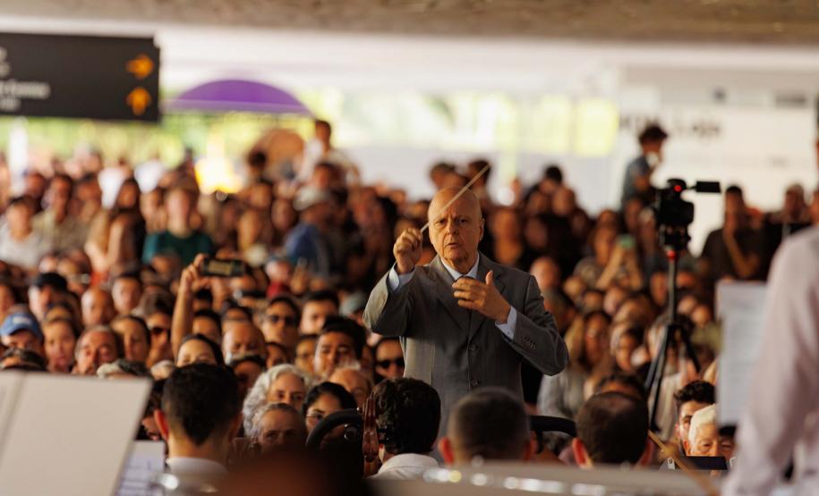 Mais de 3 mil pessoas acompanham concerto da série “Mostly Mozart 2 ” da Orquestra Sinfônica do Paraná no MON