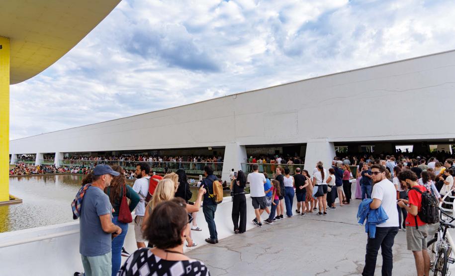 Mais de 3 mil pessoas acompanham concerto da série “Mostly Mozart 2 ” da Orquestra Sinfônica do Paraná no MON