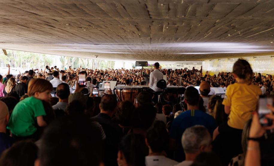 Mais de 3 mil pessoas acompanham concerto da série “Mostly Mozart 2 ” da Orquestra Sinfônica do Paraná no MON