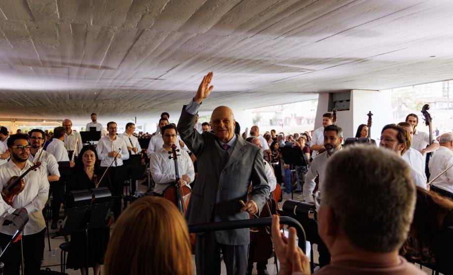 Mais de 3 mil pessoas acompanham concerto da série “Mostly Mozart 2 ” da Orquestra Sinfônica do Paraná no MON