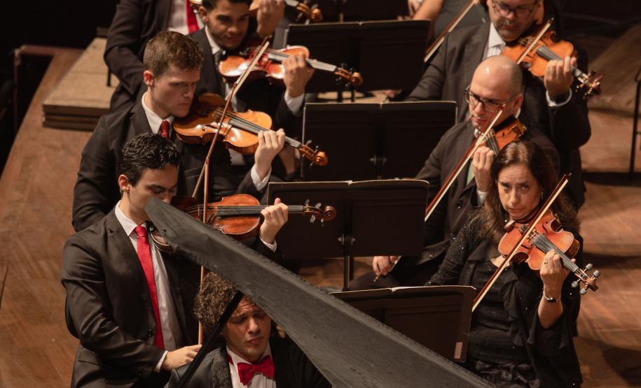 A Orquestra Sinfônica do Paraná em mais uma apresentação da Série Ouro traz ao palco do Guaírão o universo de Gershwin.