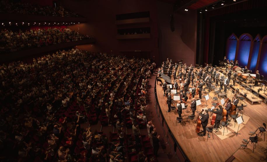 A Orquestra Sinfônica do Paraná em mais uma apresentação da Série Ouro traz ao palco do Guaírão o universo de Gershwin.