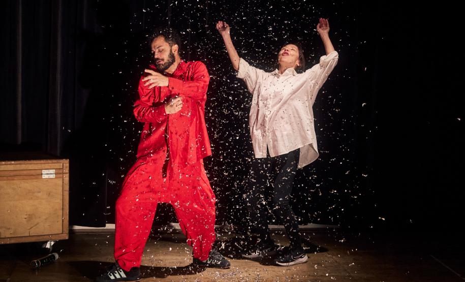 Espetáculo "História" encerra as comemorações dos 25 anos da Companhia Brasileira de Teatro
