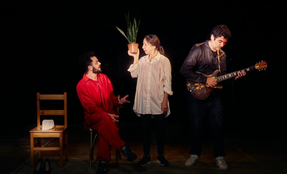 Espetáculo "História" encerra as comemorações dos 25 anos da Companhia Brasileira de Teatro