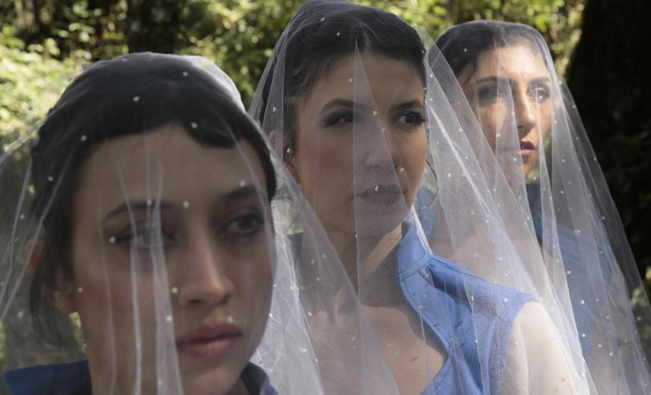 Bruna Vicente, Amanda Soares e Marcela Pinho interpretam as "Giselles" em um dos elencos