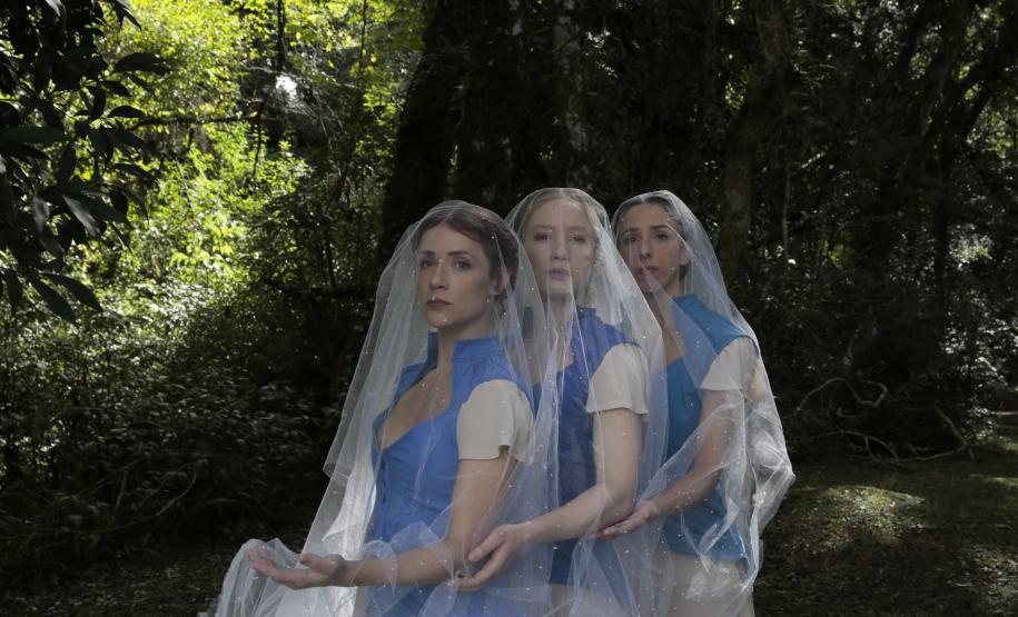Ariela Pauli, Deborah Chibiaque e Fernanda Verardo são as bailarinas que interpretam as "Giselles" em um dos elencos do espetáculo