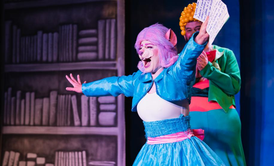 "EBA! A Extraordinária Biblioteca de Alexandria" da Alameda Cia. Teatral celebra o universo da literatura