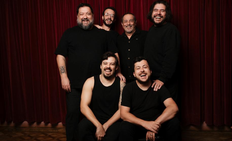 Grupo Delírio volta ao palco do Guairinha com o espetáculo "Kafka – Entre Portas que Nunca Abrem"