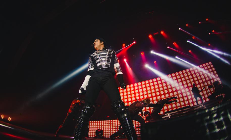 "Tributo ao Rei do Pop”: Rodrigo Teaser retorna ao Teatro Guaíra