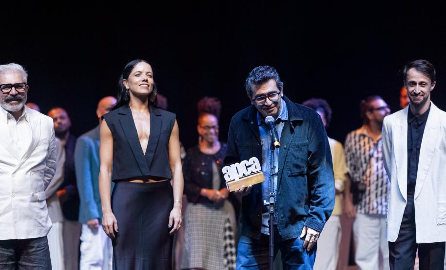 Balé Teatro Guaíra recebe Prêmio APCA em São Paulo