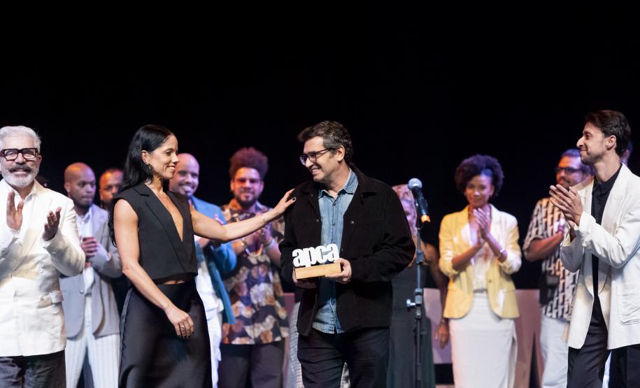 Balé Teatro Guaíra recebe Prêmio APCA em São Paulo