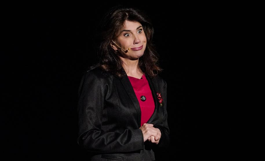 Comédia “Da Puberdade à Menopausa”, com Angela Dippe, tem apresentações no Guairinha