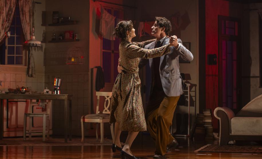 Reynaldo Gianecchini e Maria Casadevall estrelam ‘Um Dia Muito Especial’ no palco do Guairão