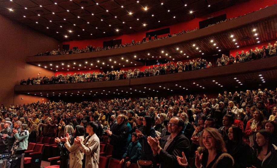 Concerto dos 41 anos da Orquestra Sinfônica do Paraná leva mais de 4,3 mil pessoas ao Guaíra