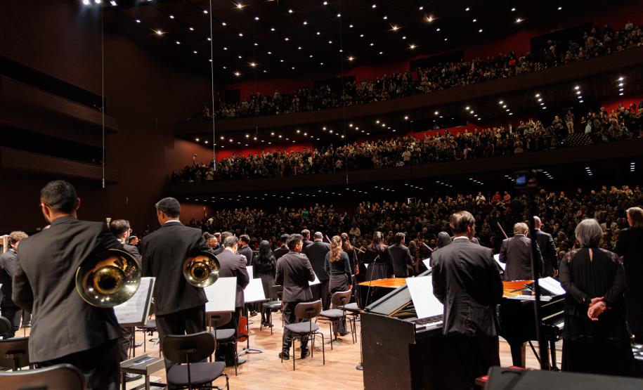 Concerto dos 41 anos da Orquestra Sinfônica do Paraná leva mais de 4,3 mil pessoas ao Guaíra