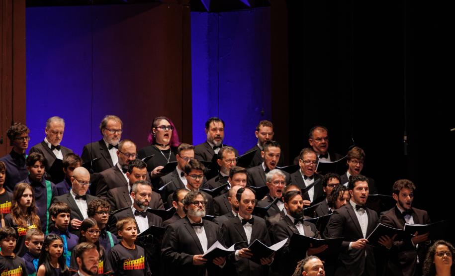 Concerto dos 41 anos da Orquestra Sinfônica do Paraná leva mais de 4,3 mil pessoas ao Guaíra