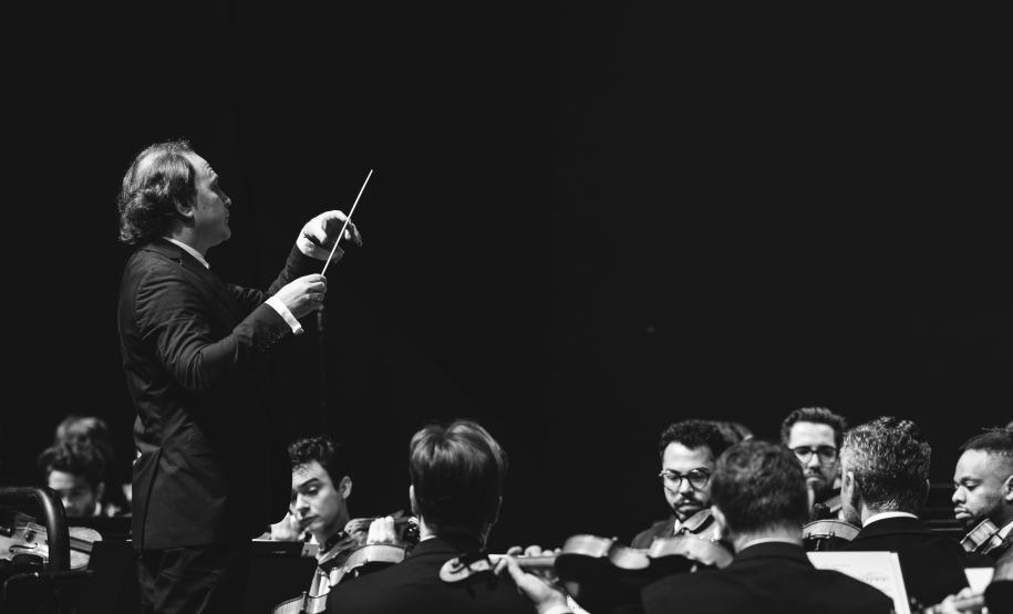 Orquestra Sinfônica do Paraná lota Guairão e encerra semana de recorde de público