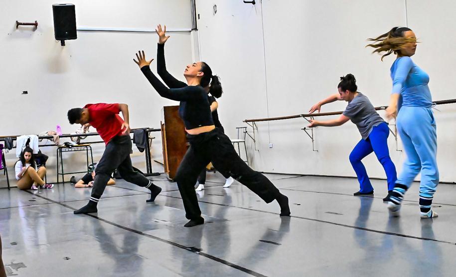 Teatro Guaíra oferece curso gratuito de técnicas corporais para artistas do movimento