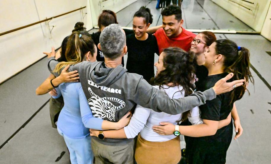 Teatro Guaíra oferece curso gratuito de técnicas corporais para artistas do movimento