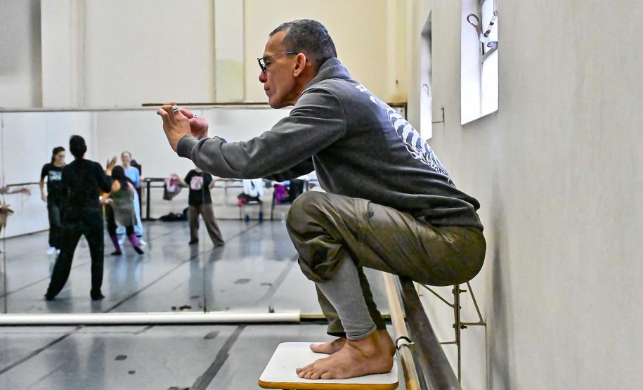 Teatro Guaíra oferece curso gratuito de técnicas corporais para artistas do movimento