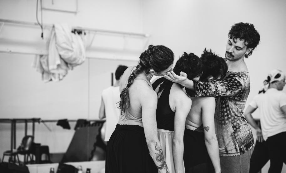 Estreia nesta semana: “GiselleS” transforma clássico em uma história sobre identidade, amor e aparência