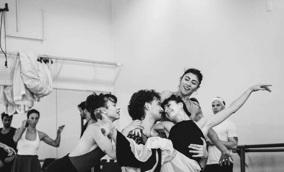 Estreia nesta semana: “GiselleS” transforma clássico em uma história sobre identidade, amor e aparência
