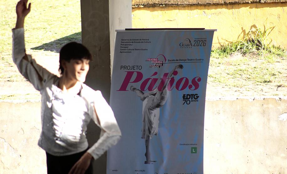 Projeto "Pátios" Pátios leva dança para as quadras de escolas públicas, com a missão de descentralizar o acesso às artes em todo o Paraná.