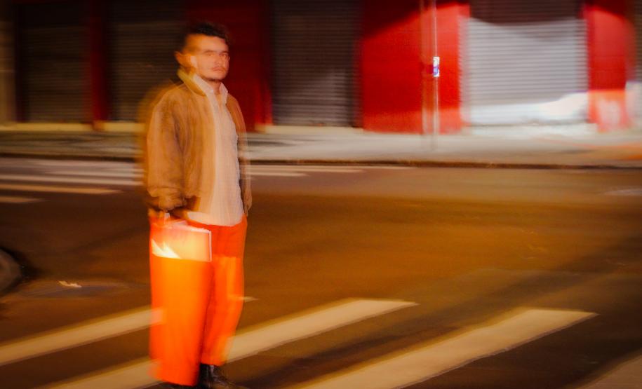“Autobiografia Nº 1. O Apanhador”, da Cia. Projétil de Teatro, estreia em Curitiba com temporada gratuita