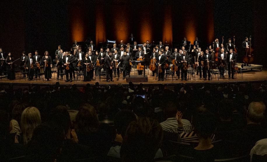 Orquestra Sinfônica do Paraná homenageia Roberto Tibiriçá em concerto que antecede apresentações na China