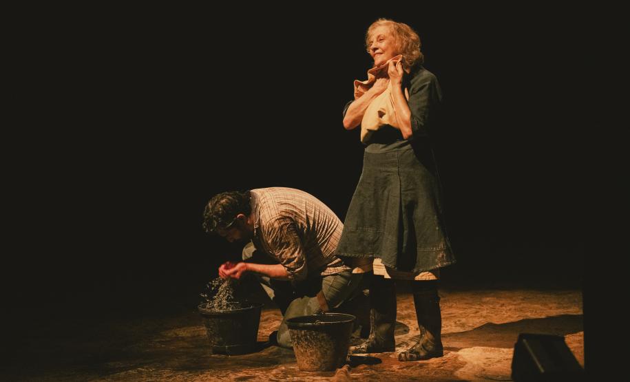 Premiado “Tom na Fazenda”, com Armando Babaioff, retorna ao Teatro Guaíra