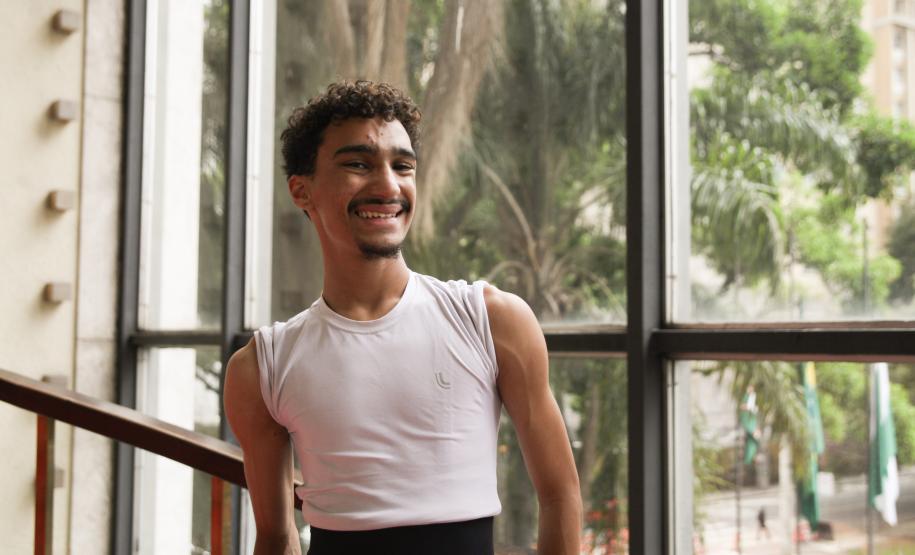 Samuel Sander - Escola de Dança Teatro Guaíra