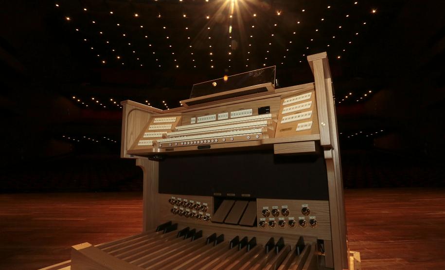 Centro Cultural Teatro Guaíra incorpora novo órgão eletrônico ao seu patrimônio musical