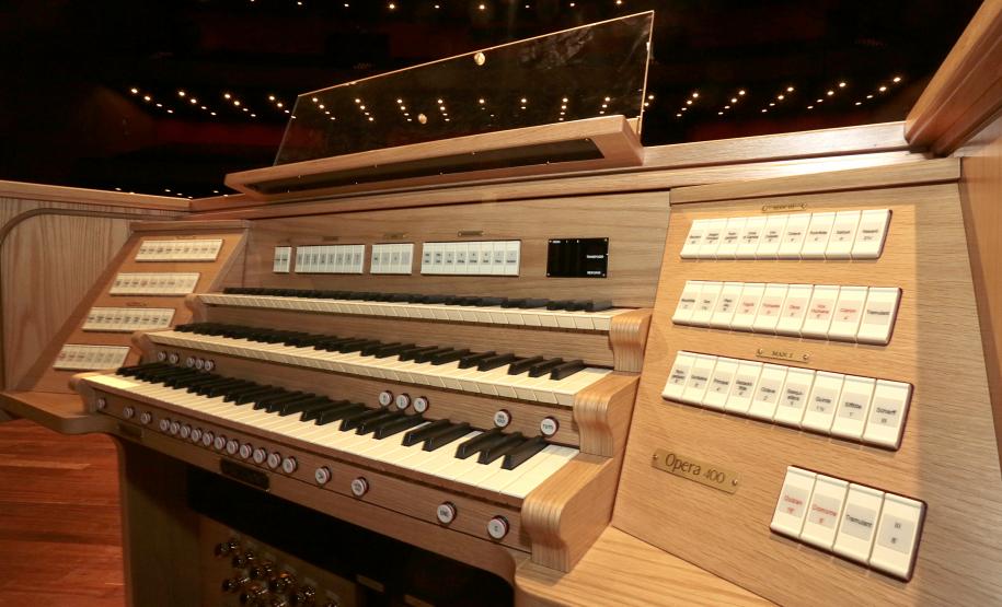 Centro Cultural Teatro Guaíra incorpora novo órgão eletrônico ao seu patrimônio musical