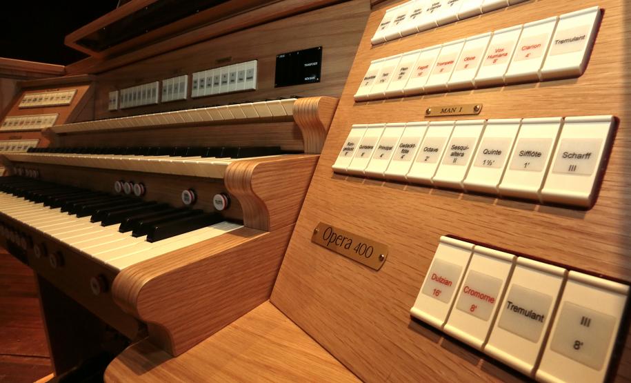 Centro Cultural Teatro Guaíra incorpora novo órgão eletrônico ao seu patrimônio musical