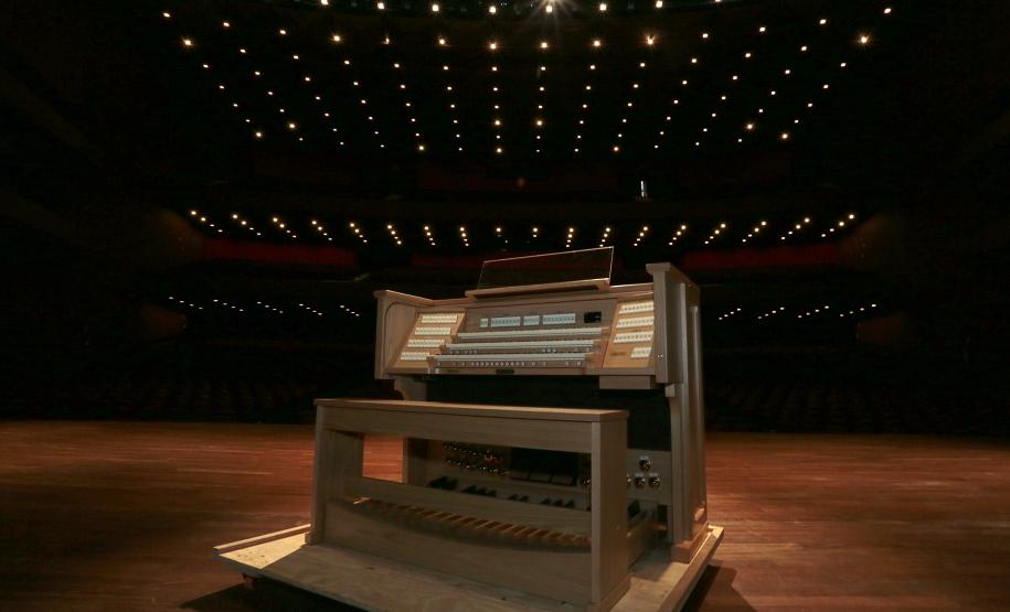Centro Cultural Teatro Guaíra incorpora novo órgão eletrônico ao seu patrimônio musical