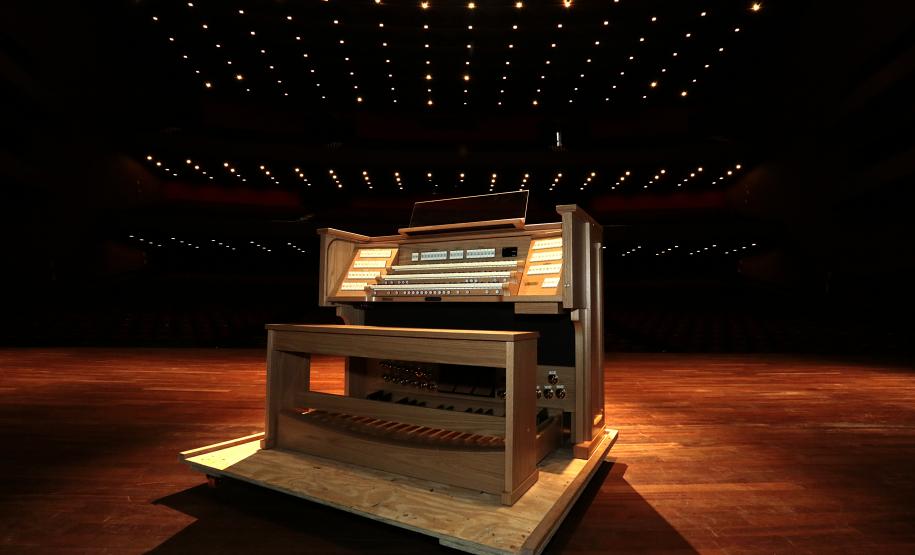 Centro Cultural Teatro Guaíra incorpora novo órgão eletrônico ao seu patrimônio musical
