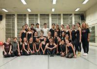 Aula com bailarino do Grupo Corpo amplia formação de alunos da EDTG